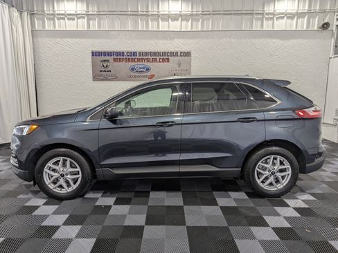 Used 2024 Ford Edge SEL w/ Convenience Package AWD/4WD image 2