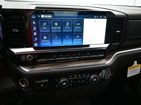 Used 2025 Chevrolet Silverado 1500 LT RWD image 4