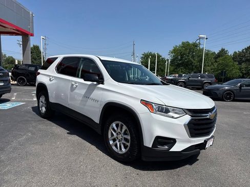Used 2018 Chevrolet Traverse LS FWD image 8