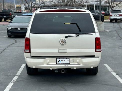 Used 2004 Cadillac Escalade ESV AWD image 4