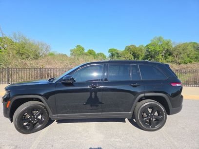 Used 2025 Jeep Grand Cherokee Limited w/ Black Appearance Package