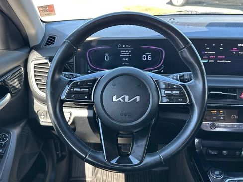 Used 2025 Kia Seltos S FWD image 24