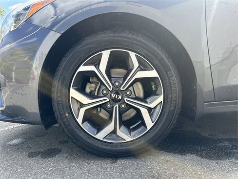 Used 2019 Kia Forte LXS image 11