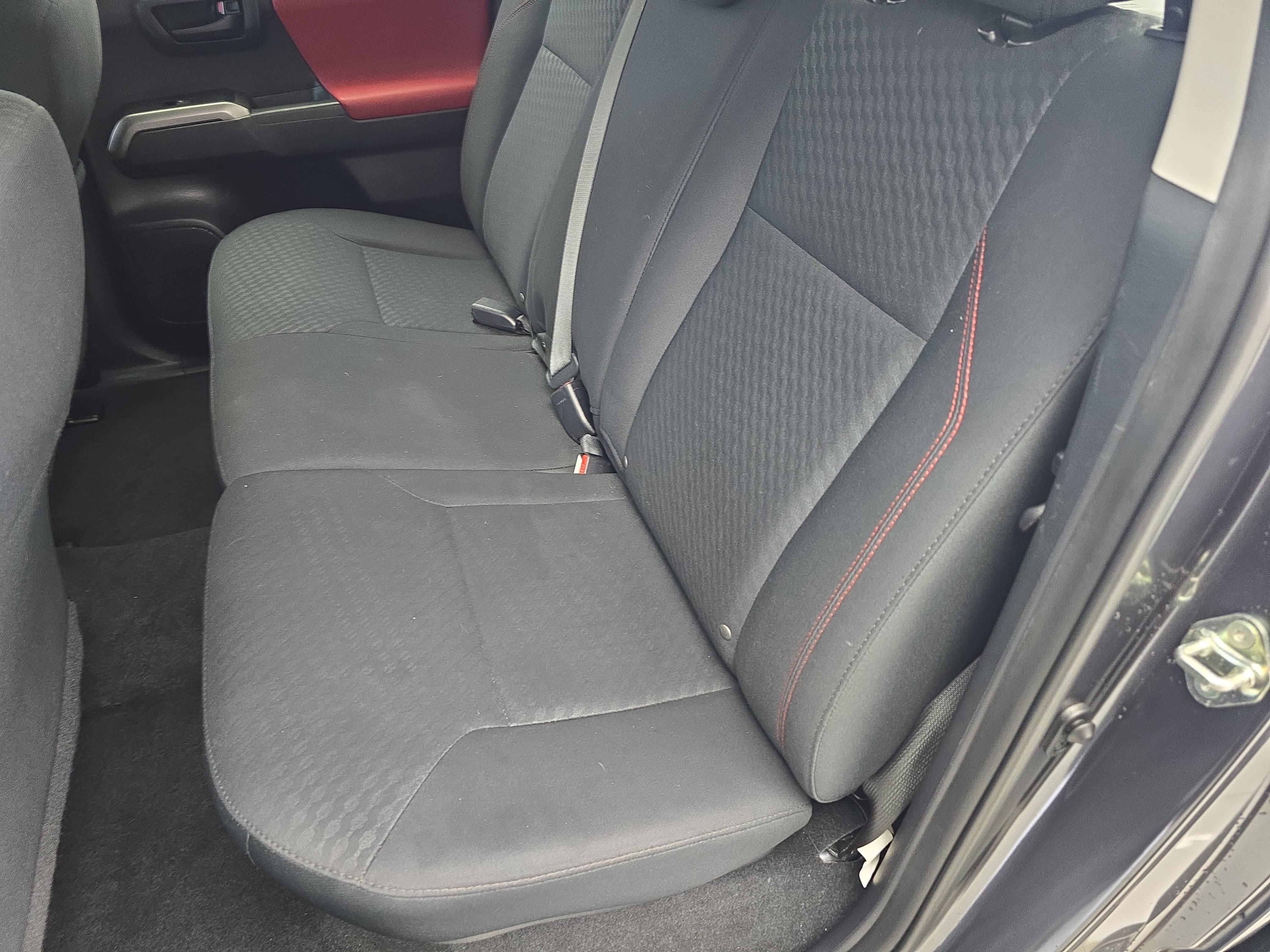 Used 2020 Toyota Tacoma SR5 RWD image 13