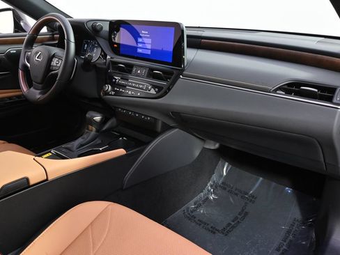Used 2025 Lexus ES 350 Ultra Luxury FWD image 15