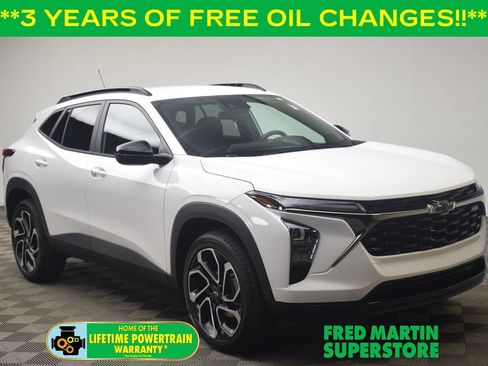 Used 2026 Chevrolet Trax RS w/ Driver Confidence Package FWD image 1
