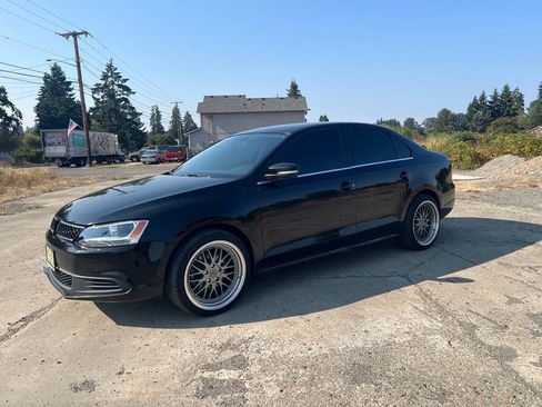 Used 2013 Volkswagen Jetta SE FWD image 22