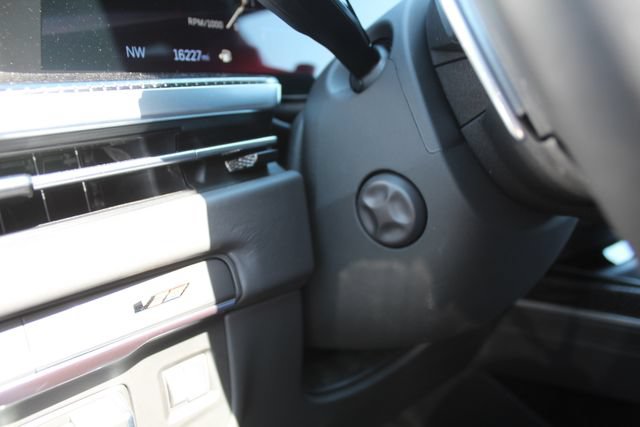 Used 2026 Cadillac Escalade V AWD/4WD image 31