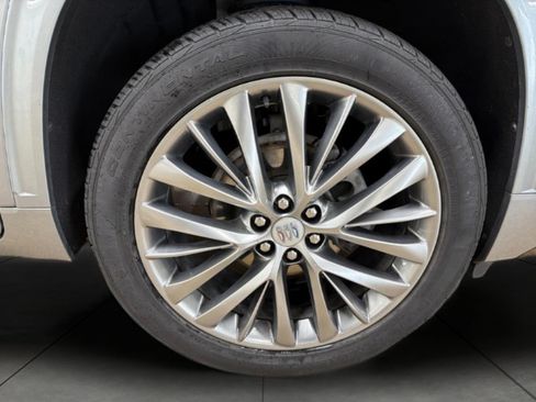 Used 2025 Buick Enclave Avenir w/ Super Cruise Package AWD/4WD image 10
