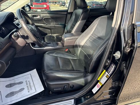 Used 2017 Toyota Camry XLE image 9