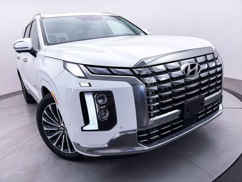 Used 2023 Hyundai Palisade Calligraphy image 11