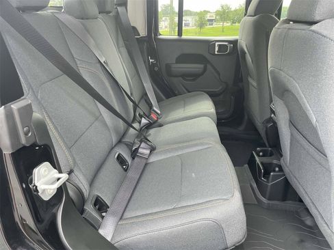 New 2025 Jeep Gladiator Sport image 30