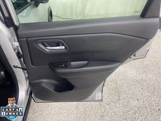 Used 2024 Nissan Rogue SV FWD image 16