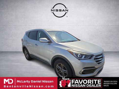 Used 2017 Hyundai Santa Fe Sport FWD image 1