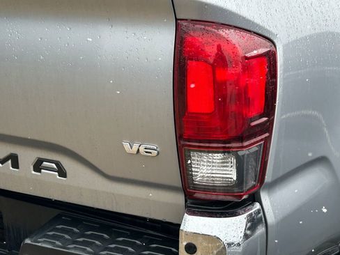 Used 2019 Toyota Tacoma SR5 image 5