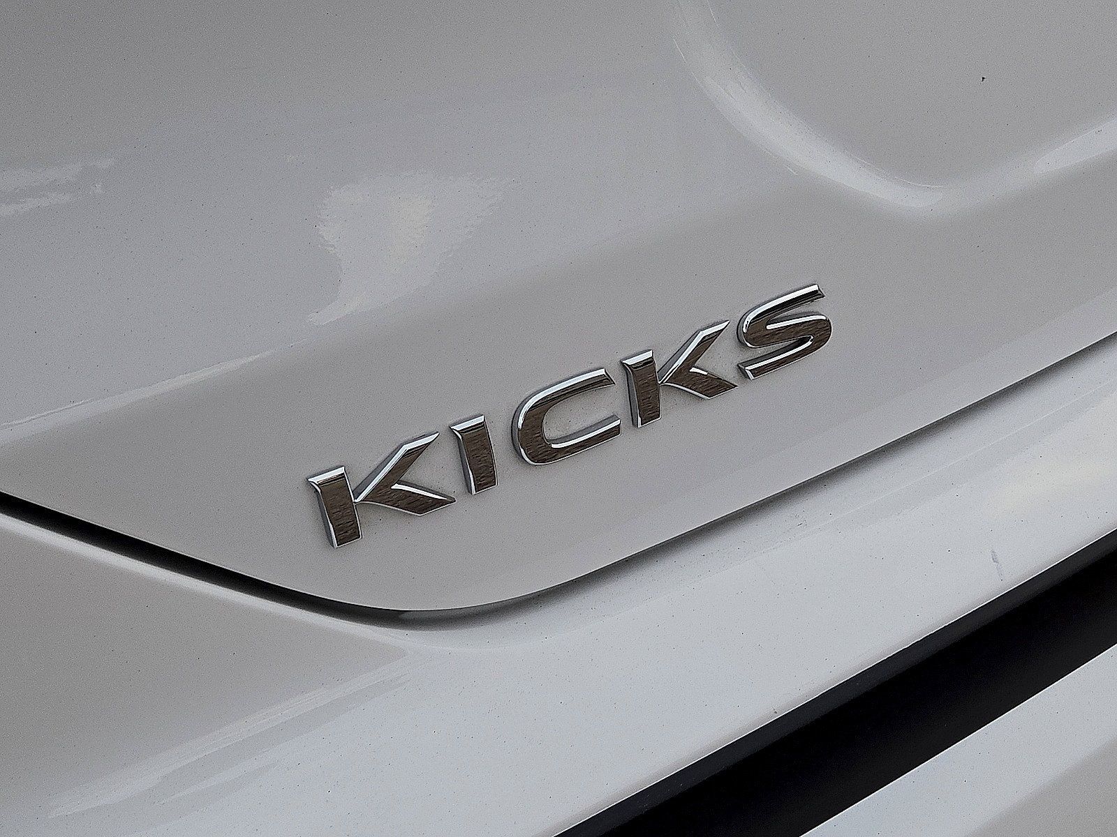 Used 2024 Nissan Kicks SV FWD image 11