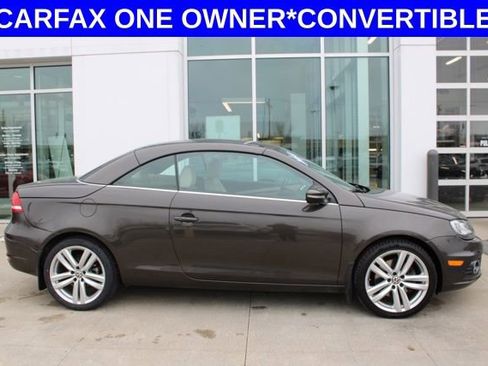 Used 2015 Volkswagen Eos Executive image 23