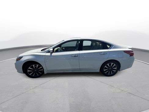 Used 2016 Nissan Altima 2.5 SL w/ 2.5 Technology w/LED Package FWD image 9