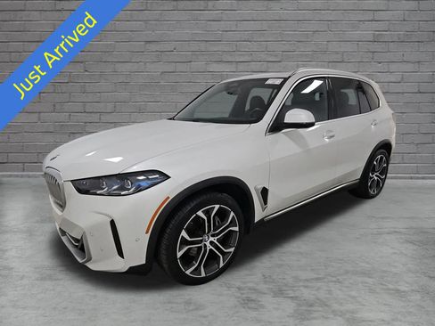 Used 2025 BMW X5 xDrive40i w/ Parking Assistance Package AWD/4WD image 1