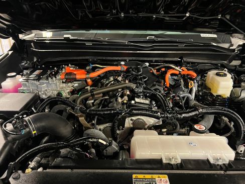 Certified 2025 Toyota Tacoma TRD Off-Road image 18