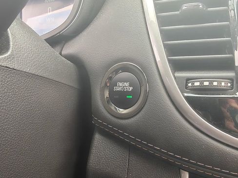 Used 2022 Chevrolet Trax LT w/ LT Convenience Package image 19