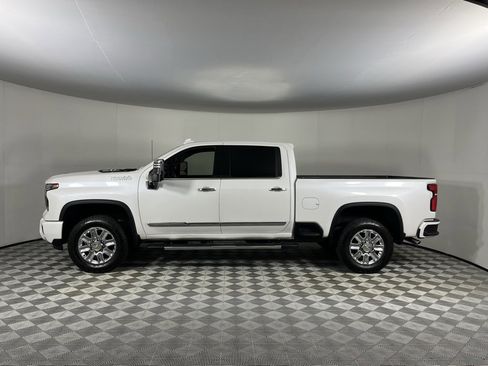 Used 2024 Chevrolet Silverado 2500 High Country w/ High Country Premium Package image 10