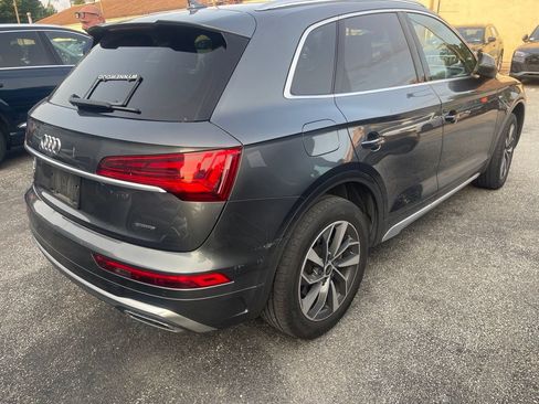 Used 2024 Audi Q5 2.0T Premium w/ Convenience Package AWD/4WD image 3