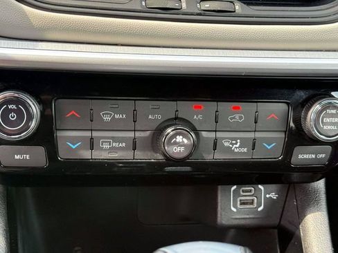 Certified 2025 Jeep Compass Limited AWD/4WD image 30
