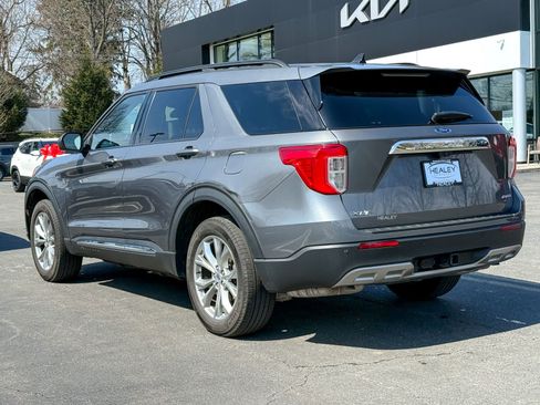 Used 2023 Ford Explorer XLT w/ Equipment Group 202A image 6