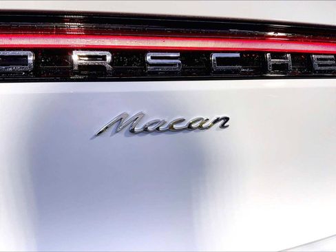 New 2026 Porsche Macan AWD/4WD image 19