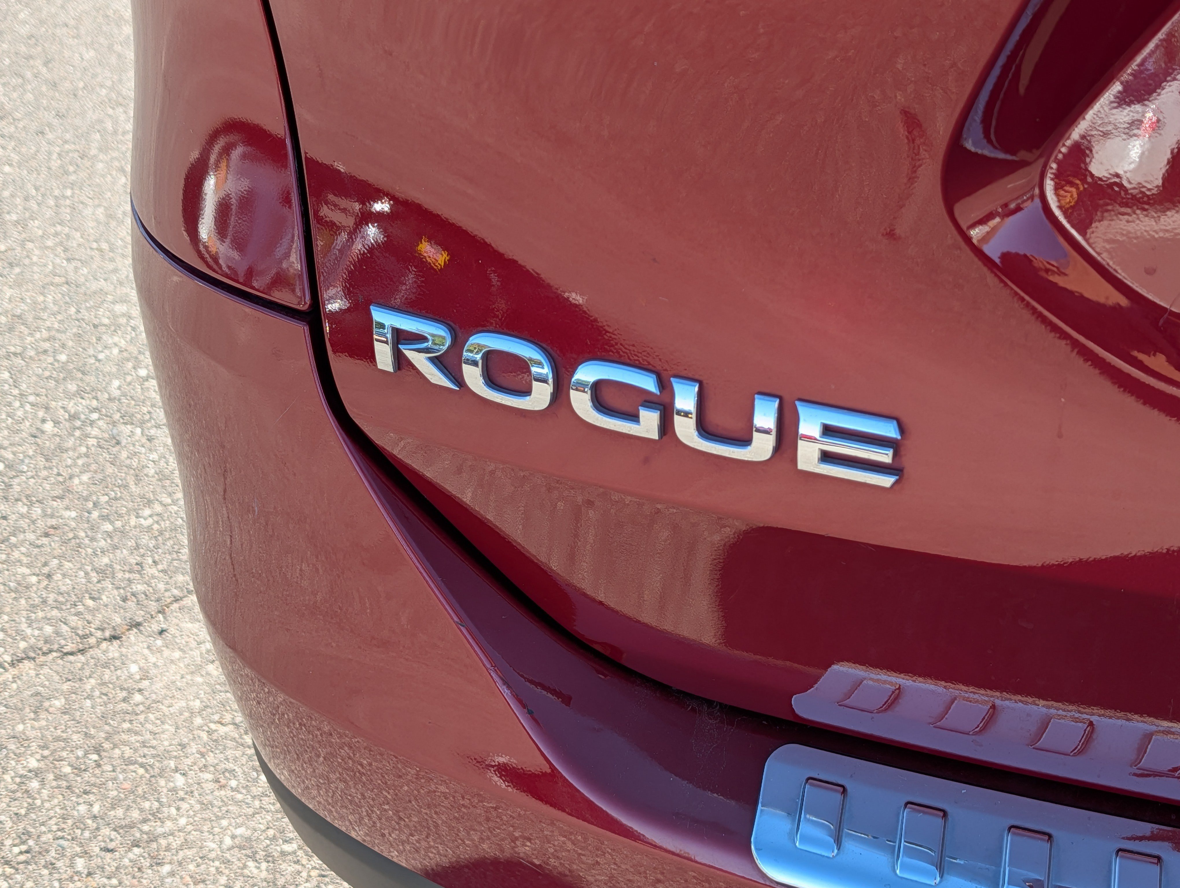 Used 2014 Nissan Rogue SV AWD/4WD image 5