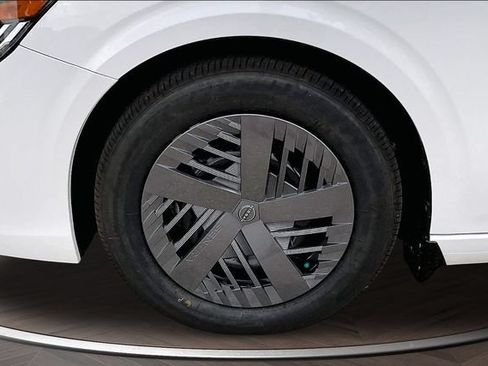 New 2027 Nissan Sentra S w/ Floor Mat Package FWD image 11