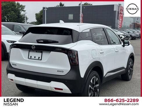 Certified 2025 Nissan Kicks SV AWD/4WD image 5
