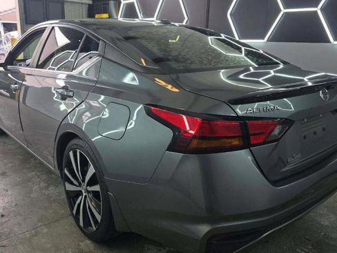 Used 2019 Nissan Altima 2.5 SR FWD image 2