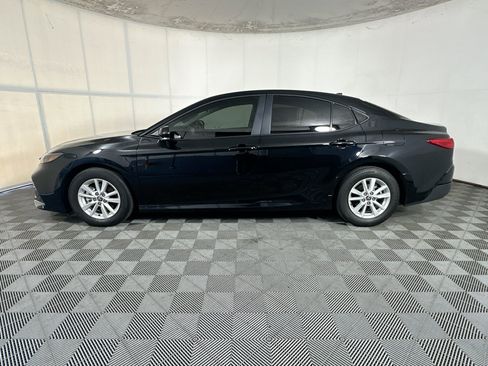 Used 2026 Toyota Camry LE FWD image 6