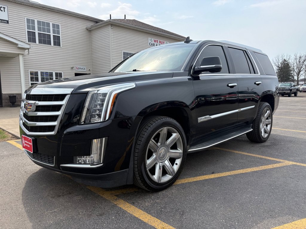 Used 2016 Cadillac Escalade Luxury AWD/4WD image 2