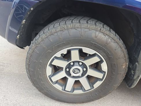 Used 2019 Toyota 4Runner TRD Off-Road Premium AWD/4WD image 8