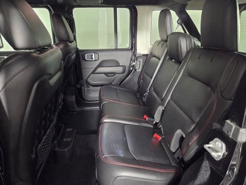 Used 2023 Jeep Wrangler Unlimited Rubicon w/ Cold Weather Group AWD/4WD image 23