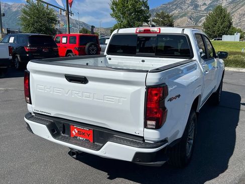 Used 2024 Chevrolet Colorado LT w/ LT Convenience Package AWD/4WD image 8