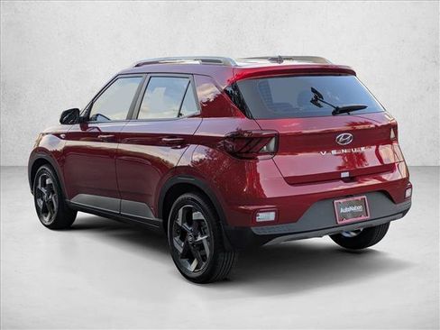 Certified 2025 Hyundai Venue Limited FWD image 7