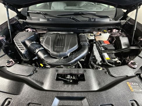 Used 2024 GMC Acadia Elevation image 28