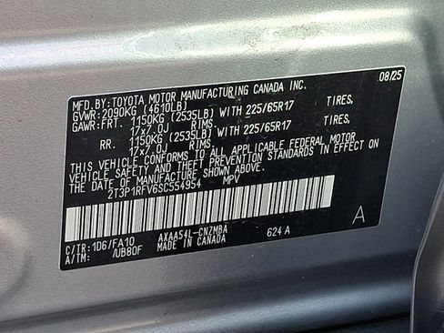 Used 2025 Toyota RAV4 XLE AWD/4WD image 26