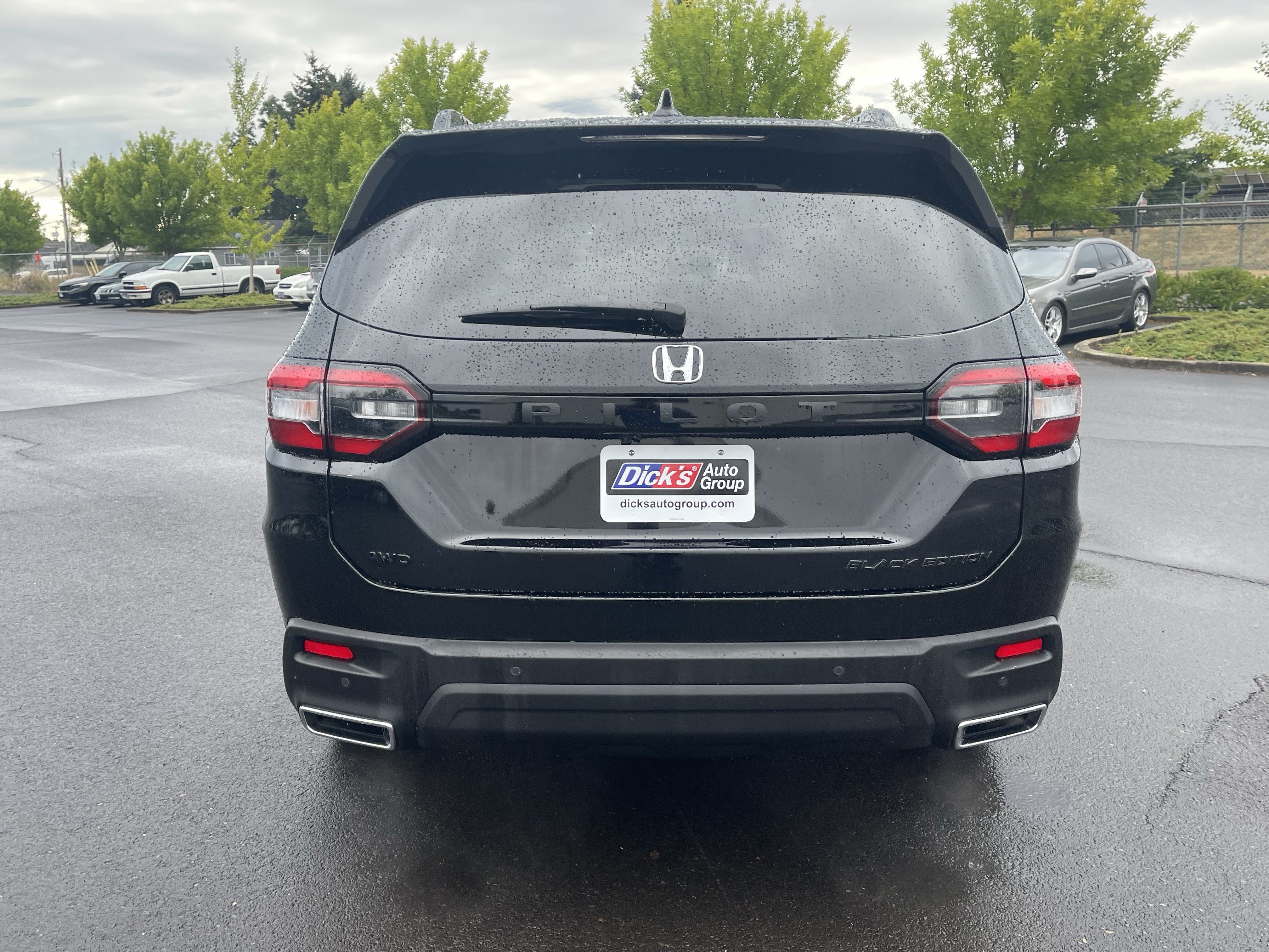 Used 2025 Honda Pilot Black Edition image 4