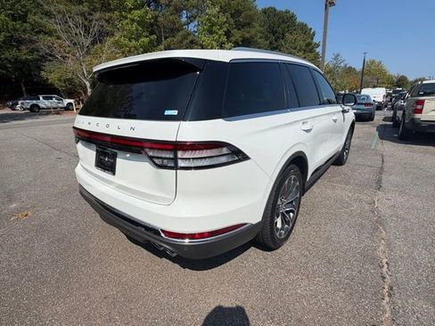 New 2025 Lincoln Aviator Reserve w/ Luxury Package image 17