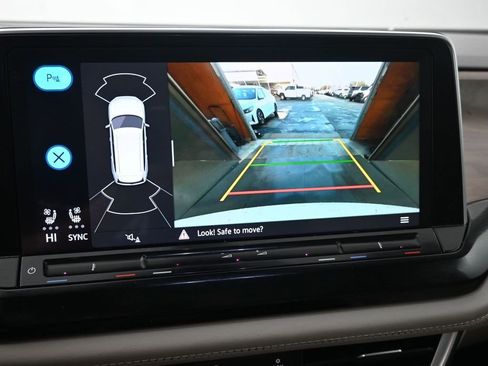 Used 2024 Volkswagen Atlas SE w/ Panoramic Sunroof Package image 35