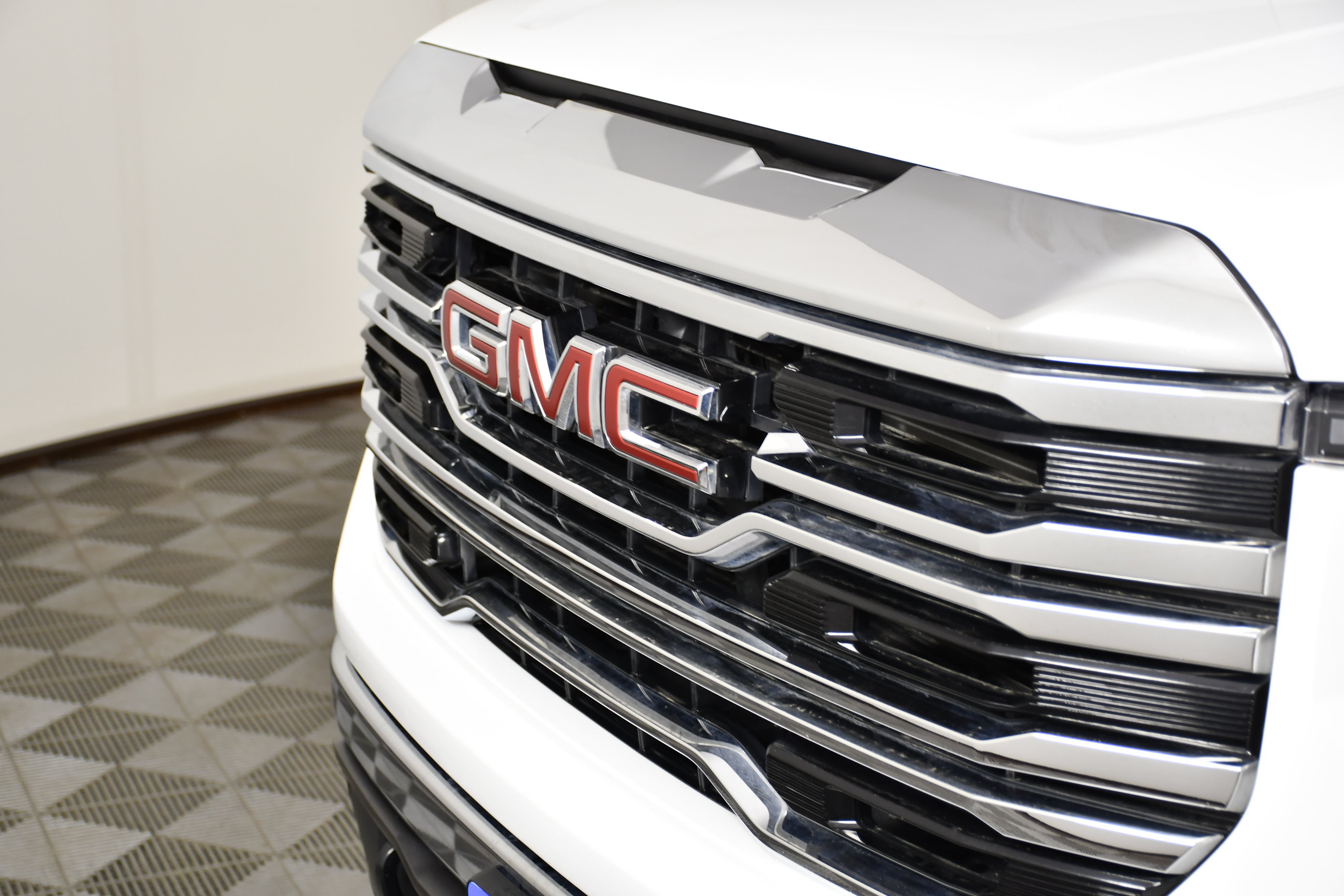 Used 2026 GMC Sierra 1500 SLT AWD/4WD image 11