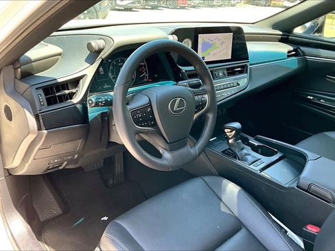 Used 2024 Lexus ES 350 w/ Premium Package FWD image 18