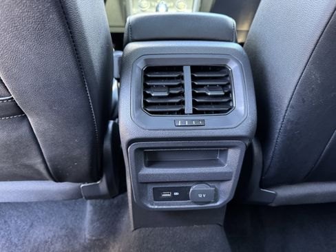 Certified 2019 Volkswagen Tiguan SE w/ Panoramic Sunroof Package image 34