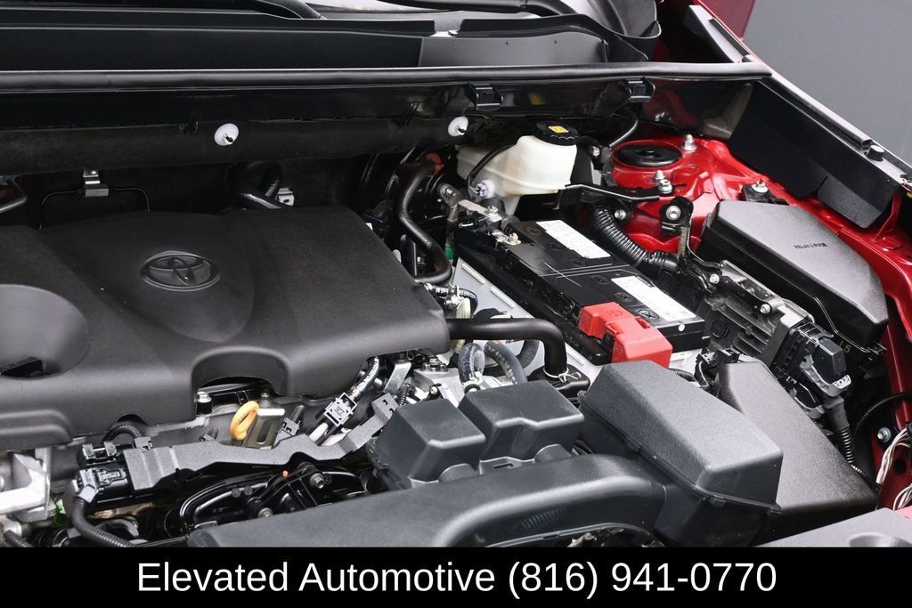 Used 2023 Toyota RAV4 XLE Premium AWD/4WD image 25