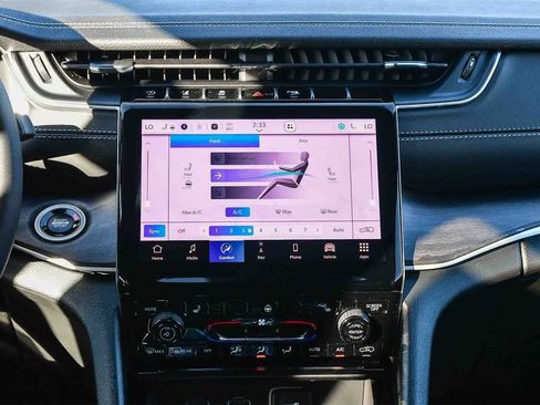 New 2025 Jeep Grand Cherokee L Limited image 15